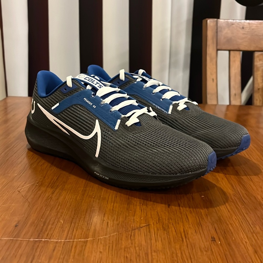 Nike Air Pegasus 40 NFL Indianapolis Colts shoes sneakers DZ5993 001 Mens Sizes